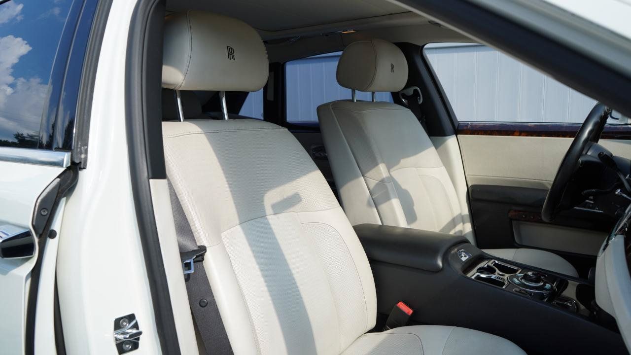 Used 2011 Rolls-Royce Ghost RWD image 46