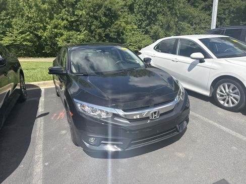 Used 2018 Honda Civic EX-T image 3