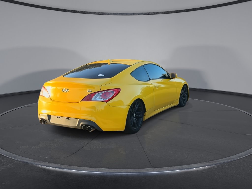 Used 2011 Hyundai Genesis 3.8 RWD image 8