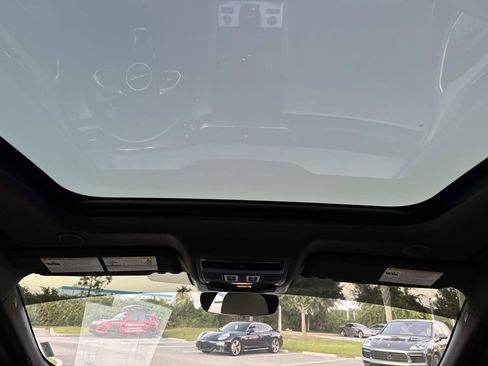 Used 2023 Jaguar F-PACE R-Dynamic S image 18