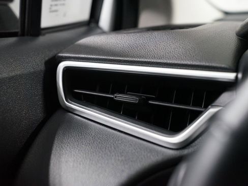 Certified 2024 Toyota Corolla Cross LE image 25