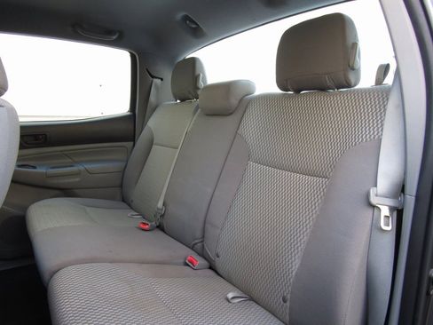 Used 2014 Toyota Tacoma 4x4 Double Cab image 16