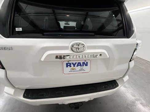 Used 2016 Toyota 4Runner SR5 RWD image 29