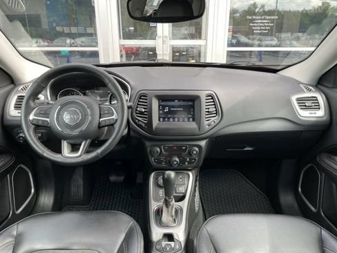 Used 2018 Jeep Compass Latitude w/ Popular Equipment Group AWD/4WD image 35