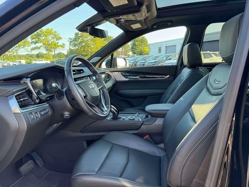 Used 2023 Cadillac XT6 Premium Luxury w/ Technology Package AWD/4WD image 16