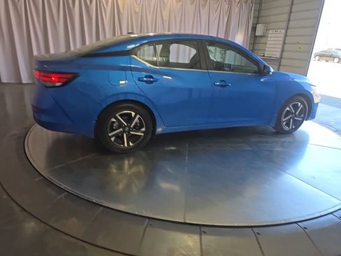 Used 2024 Nissan Sentra SV FWD image 8