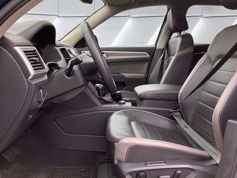 Used 2021 Volkswagen Atlas SEL Premium w/ MDO Package (Bench Seat) image 7