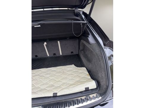 Used 2021 Bentley Bentayga image 26