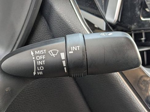 Used 2020 Toyota Corolla LE image 14