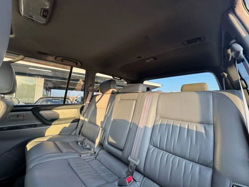 Used 2004 Toyota Land Cruiser image 14