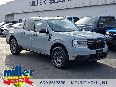 Certified 2022 Ford Maverick XLT image 1