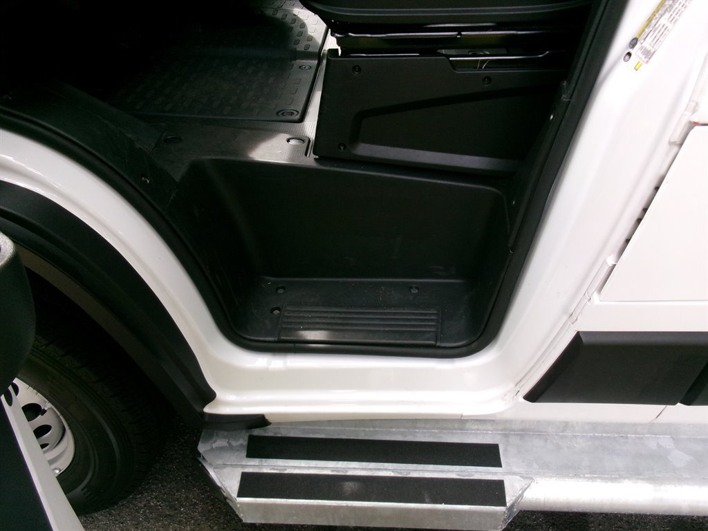 Used 2025 RAM ProMaster 2500 w/ U-Haul Equipment Group FWD image 13