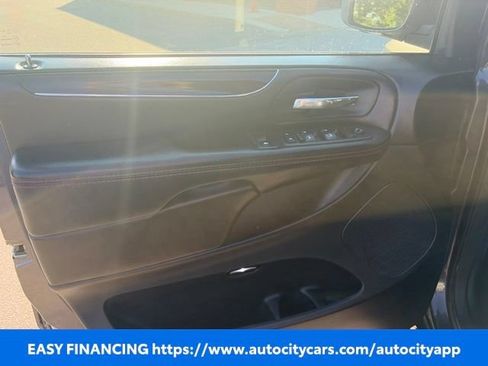 Used 2018 Dodge Grand Caravan GT FWD image 6