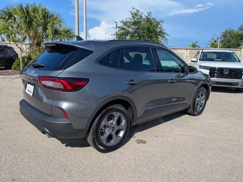 Used 2025 Ford Escape ST-Line FWD image 4