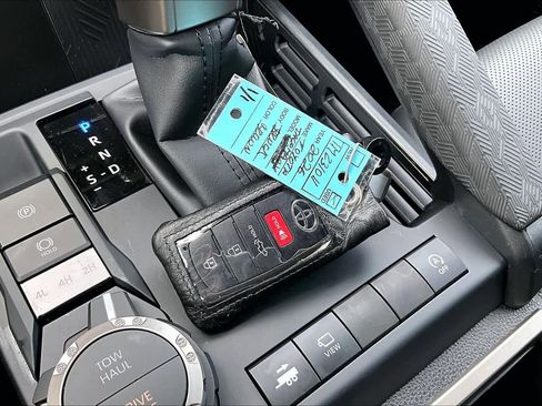 Used 2026 Toyota Tacoma Limited AWD/4WD image 15