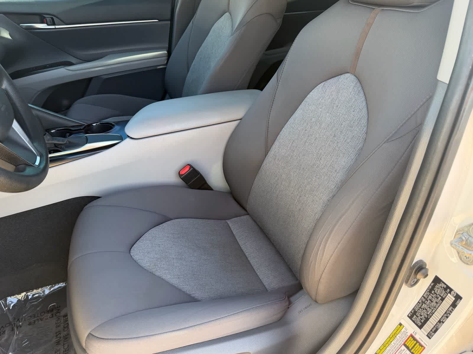 Used 2020 Toyota Camry LE FWD image 19