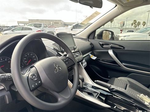 New 2025 Mitsubishi Eclipse Cross LE image 13
