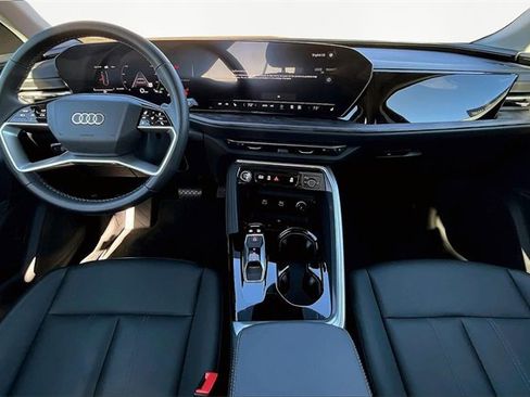 Used 2025 Audi Q5 Premium Plus w/ Premium Plus image 15