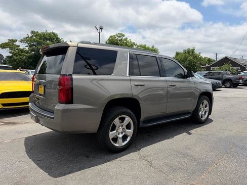 Used 2018 Chevrolet Tahoe LT w/ Luxury Package RWD image 14