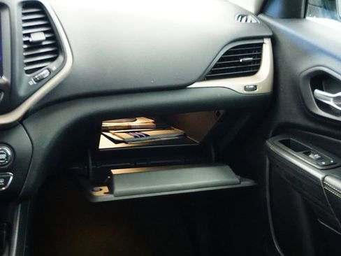 Used 2015 Jeep Cherokee Limited w/ Trailer Tow Group image 25