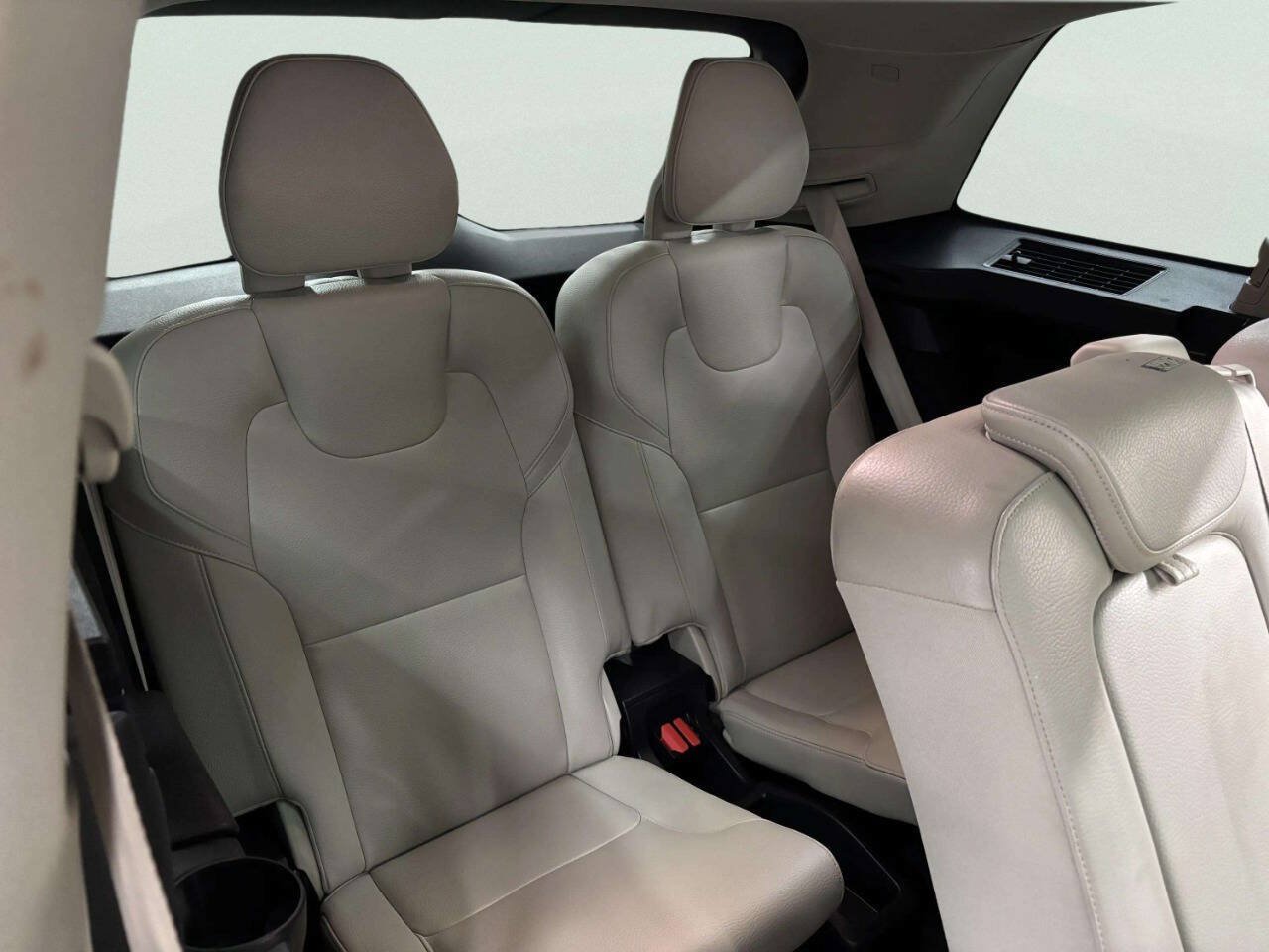 Used 2018 Volvo XC90 T5 Momentum w/ Convenience Package FWD image 23