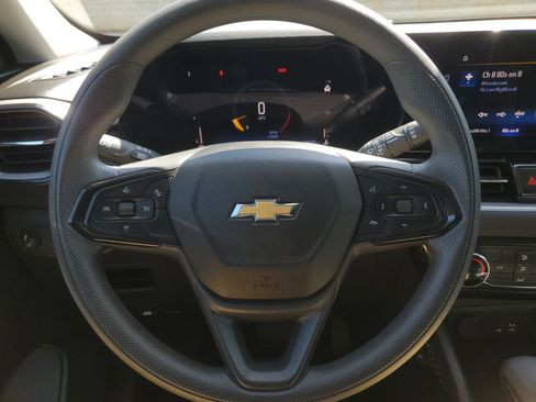 Used 2025 Chevrolet TrailBlazer LT FWD image 19