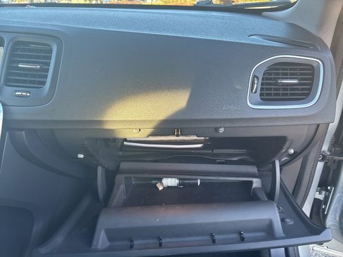 Used 2018 Volvo V60 T5 Dynamic w/ Vision Package image 28