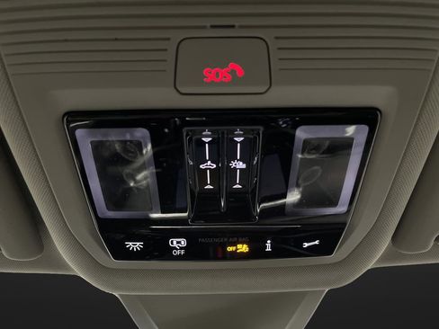 Used 2024 Volkswagen Atlas Peak Edition SEL image 26