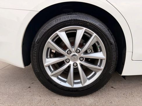 Used 2017 INFINITI Q50 2.0t w/ Moonroof Package image 18