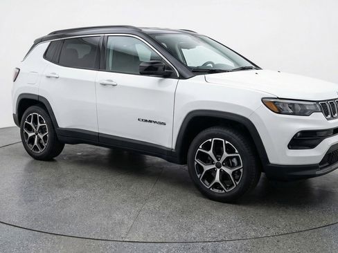 Used 2025 Jeep Compass Limited image 1