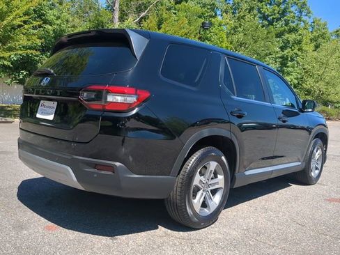 Used 2025 Honda Pilot EX-L image 4