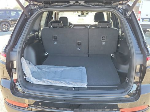 New 2025 Jeep Grand Cherokee Altitude image 21