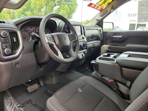 Used 2022 Chevrolet Silverado 1500 RST w/ Z71 Off-Road Package AWD/4WD image 11