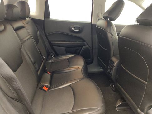 Used 2019 Jeep Compass Latitude FWD image 19