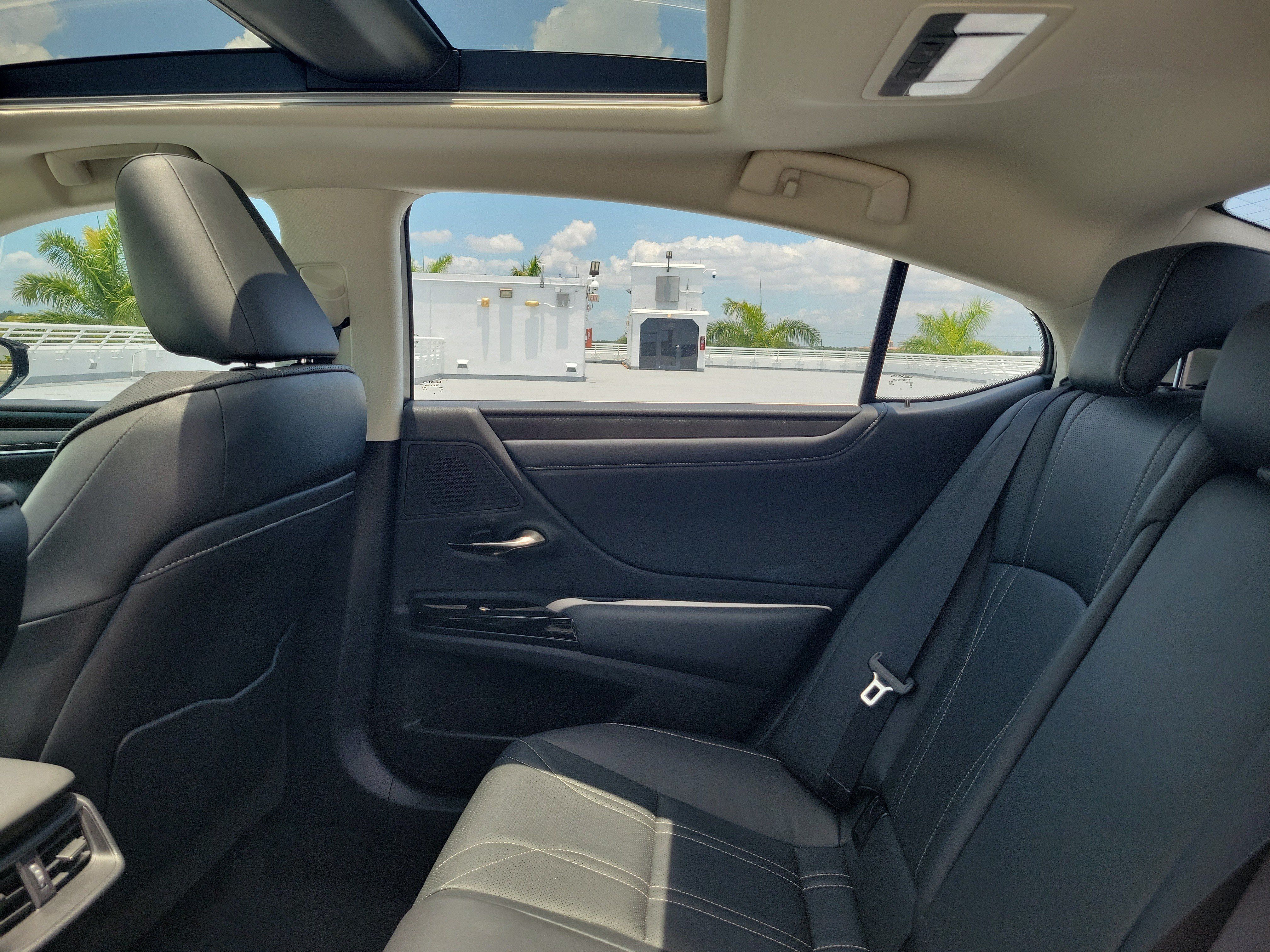 Certified 2024 Lexus ES 350 w/ Technology Package FWD image 13