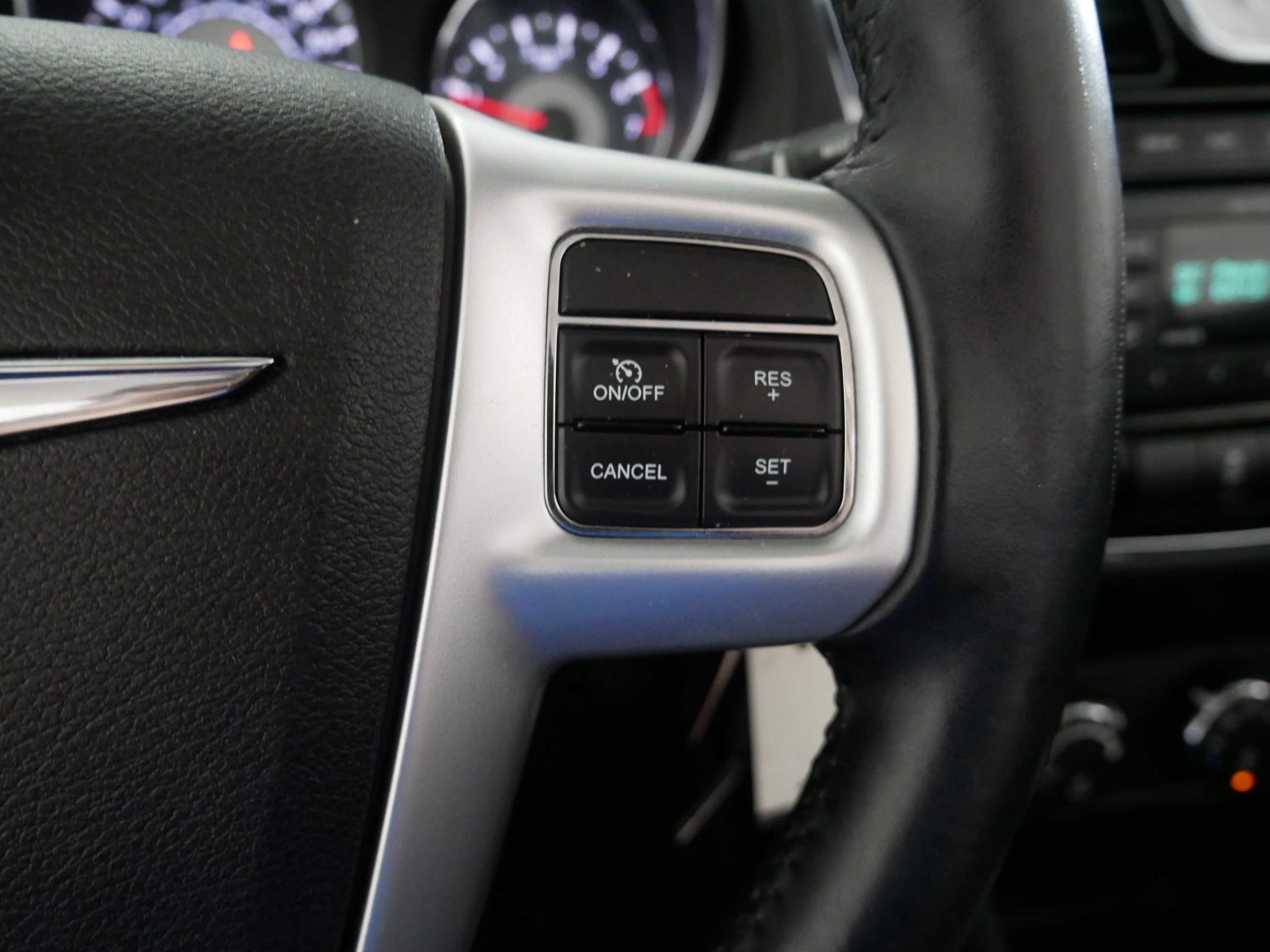 Used 2012 Chrysler 200 Touring FWD image 28