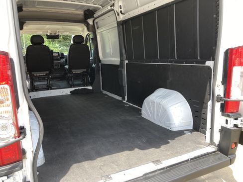Used 2024 RAM ProMaster 2500 w/ Convenience Group FWD image 17
