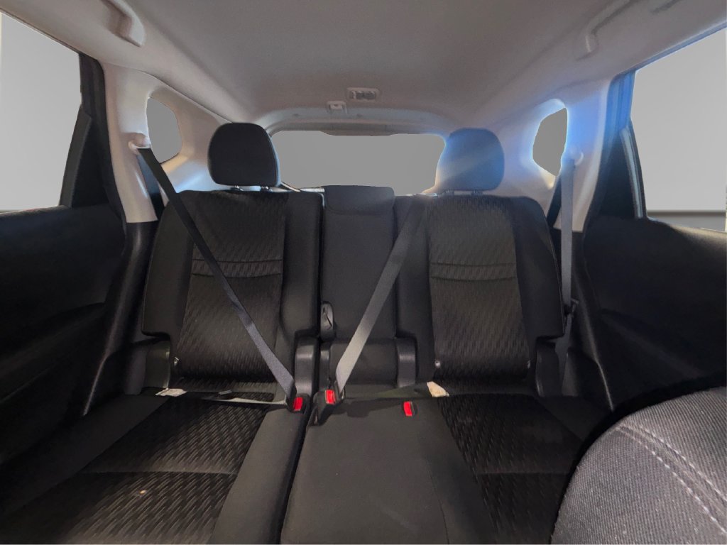 Used 2018 Nissan Rogue S AWD/4WD image 21