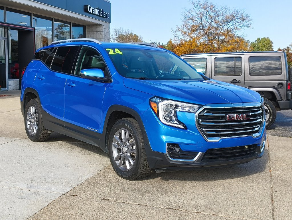 Used 2024 GMC Terrain SLT w/ LPO, Floor Liner Package AWD/4WD image 3