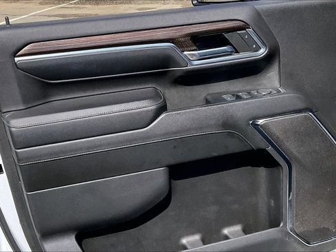 Used 2024 Chevrolet Silverado 2500 LT image 27