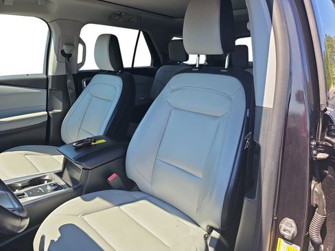 Used 2021 Ford Explorer XLT w/ Equipment Group 202A AWD/4WD image 15