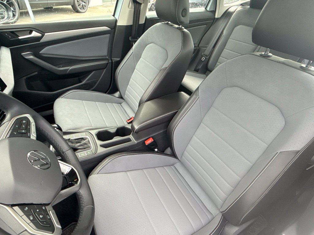 Certified 2026 Volkswagen Jetta SE FWD image 13