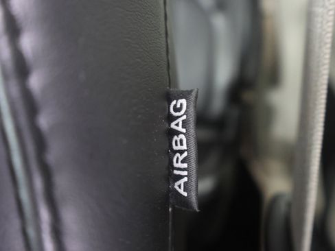 Used 2024 Chrysler Pacifica Touring-L image 44