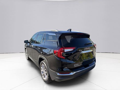 Used 2024 GMC Terrain SLT w/ Infotainment Package II image 10