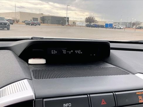 Used 2020 Subaru Ascent Premium w/ Convenience Package image 26