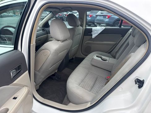 Used 2010 Ford Fusion SE FWD image 12