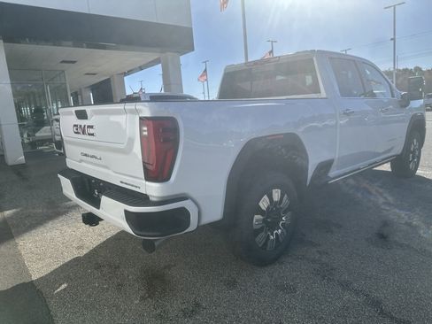 New 2026 GMC Sierra 2500 Denali w/ Denali Reserve Package image 7