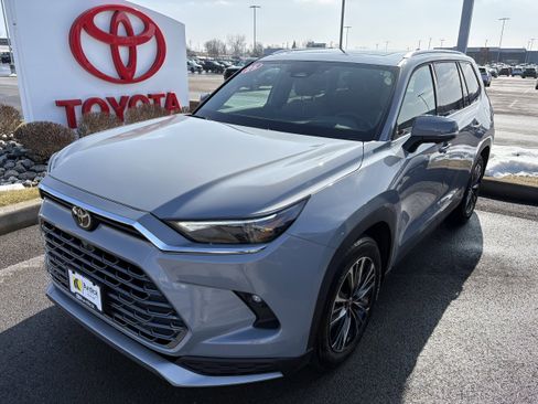 Certified 2025 Toyota Grand Highlander MAX Platinum image 1