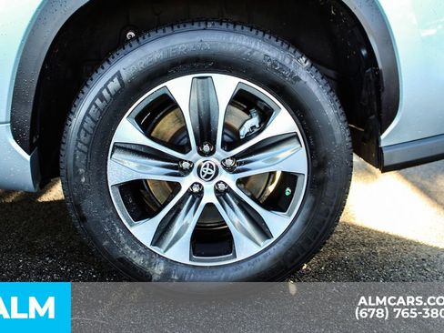 Used 2021 Toyota Highlander XLE image 16