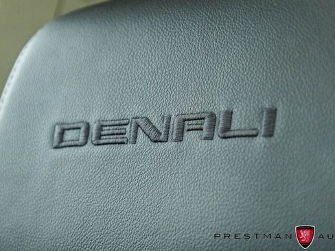 Used 2023 GMC Acadia Denali w/ Denali Technology Package AWD/4WD image 13